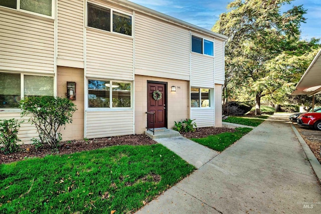 946 S Curtis Rd, Boise, ID 83705 - view of property featuring a front lawn