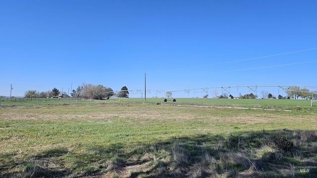 view of yard featuring a rural view
