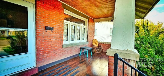 exterior space featuring a porch
