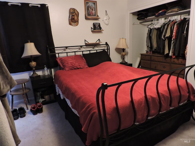 bedroom featuring a closet