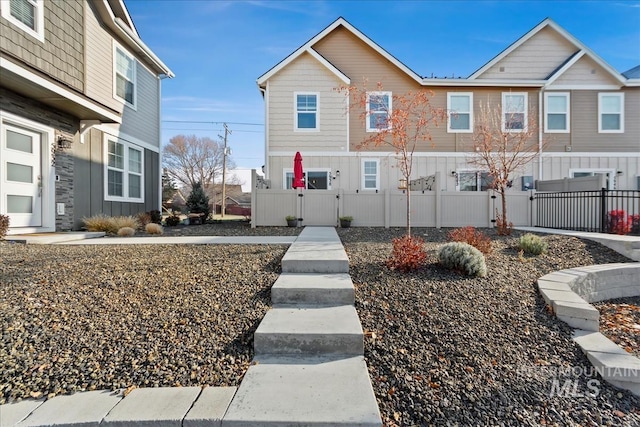 view of front of house
