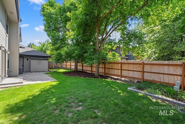 1814 E Spinnaker Ct, Boise, ID 83706 - view of yard with a patio area