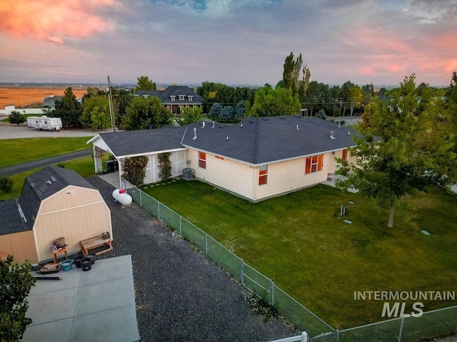 view of aerial view at dusk