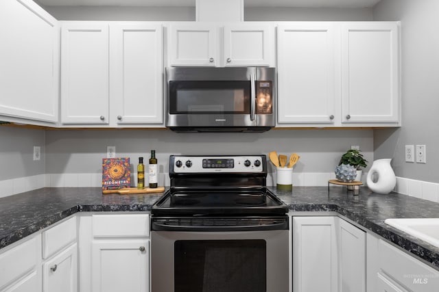 11031 W Red Maple Dr, Boise, ID 83709 - kitchen with appliances with stainless steel finishes and white cabinets