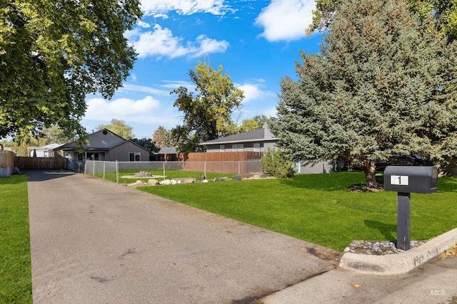 view of front of property with a front yard