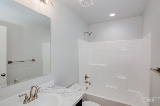 full bathroom with toilet, shower / bathtub combination, vanity, visible vents, and recessed lighting