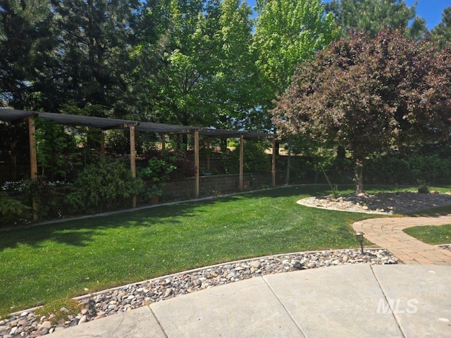 2600 W S Slope Rd, Emmett, ID 83617 - view of green lawn featuring a patio area