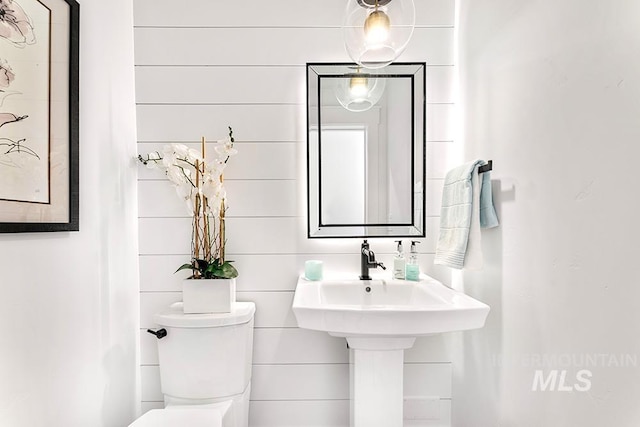 1458 W Sandy Ct, Meridian, ID 83646 - bathroom featuring toilet