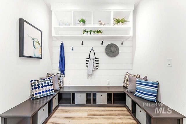 1458 W Sandy Ct, Meridian, ID 83646 - mudroom featuring light wood-style floors