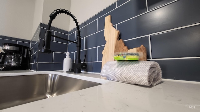 1101 Clithero Dr, Boise, ID 83703 - details featuring tasteful backsplash and a sink