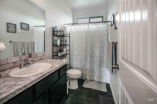 449 View Ave, Twin Falls, ID 83301 - full bathroom with vanity, toilet, and curtained shower