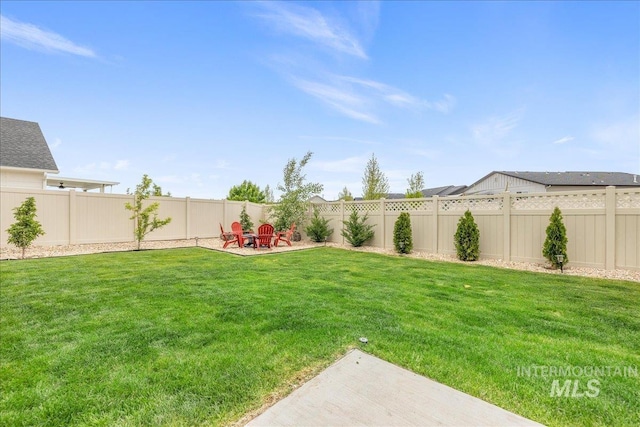 view of yard with a patio