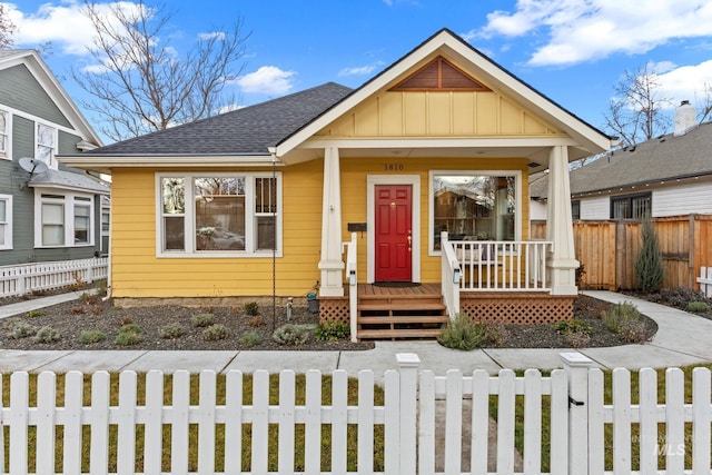 view of front of home with covered porch