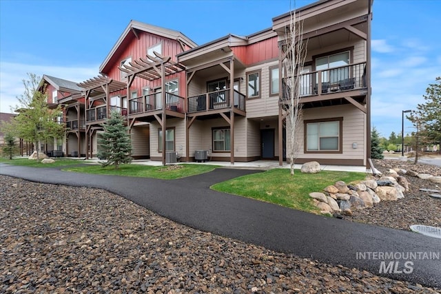 302 Broken Crk, Mccall, ID 83638 - view of property with central AC unit