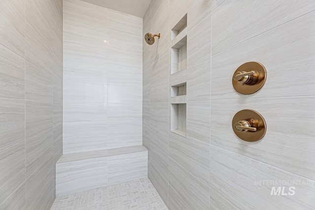 5935 E Marmount Ct, Boise, ID 83716 - bathroom with a tile shower
