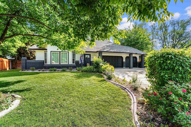3832 W Aspen Creek Ct, Meridian, ID 83642 - view of front facade featuring driveway and an attached garage