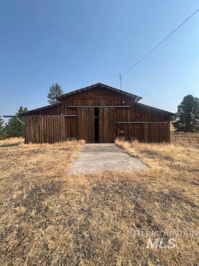 view of outdoor structure