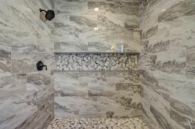 1012 23rd Ave E, Jerome, ID 83338 - bathroom with tiled shower