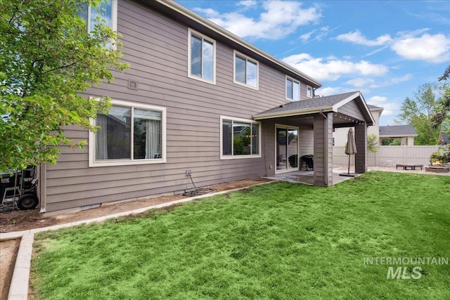 1041 White Horse Ridge Dr, Middleton, ID 83644 - back of property with a patio
