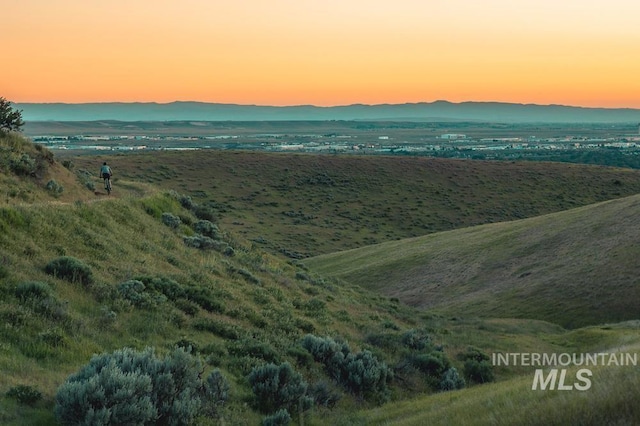 bird's eye view featuring a mountain view