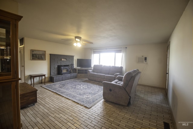 104 Friendship Ln, Council, ID 83612 - living area with a ceiling fan and baseboards
