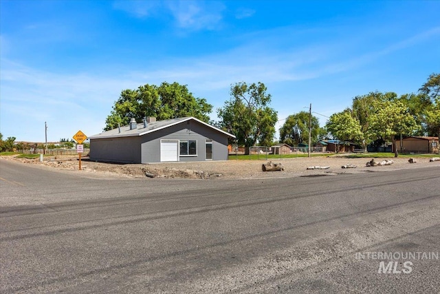 1770 N 3rd St, Nyssa, OR 97913 - view of front of house featuring a garage