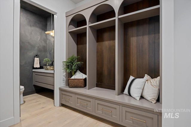 1948 Red Rock Way, Twin Falls, ID 83301 - mudroom with light wood-style floors