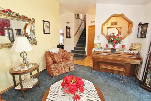 sitting room with carpet