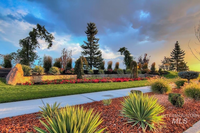 7478 W Palamas, Eagle, ID 83616 - view of home's community featuring a lawn