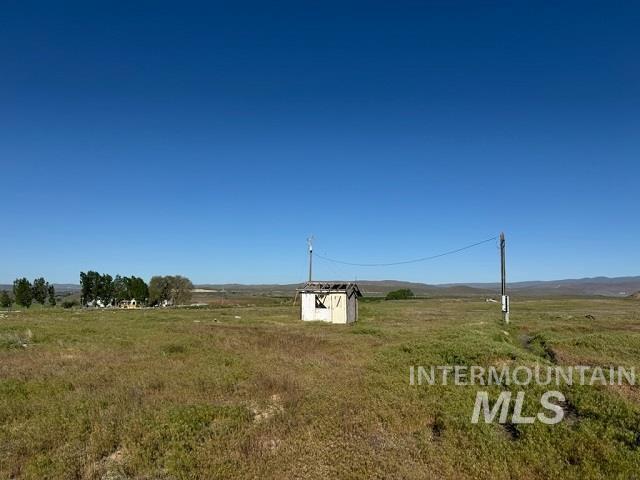 3886 W Elm Rd, Vale, OR 97918
