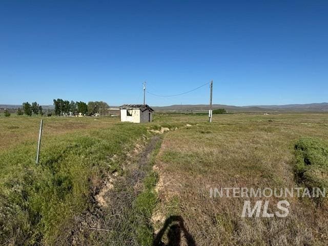 3886 W Elm Rd, Vale, OR 97918