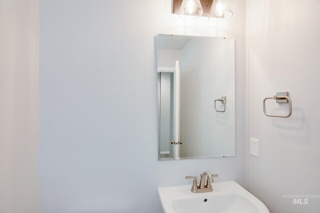 bathroom with sink