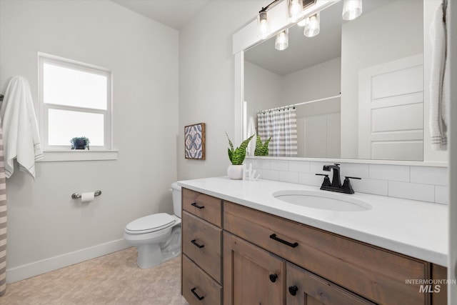 1866 W Windswept Dr, Meridian, ID 83646 - full bath featuring vanity, curtained shower, and backsplash