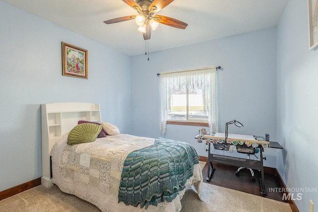 bedroom featuring ceiling fan