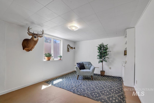 833 Nebraska, Gooding, ID 83330 - living area featuring baseboards