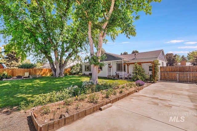 833 Nebraska, Gooding, ID 83330 - single story home with a garden, a gate, and driveway