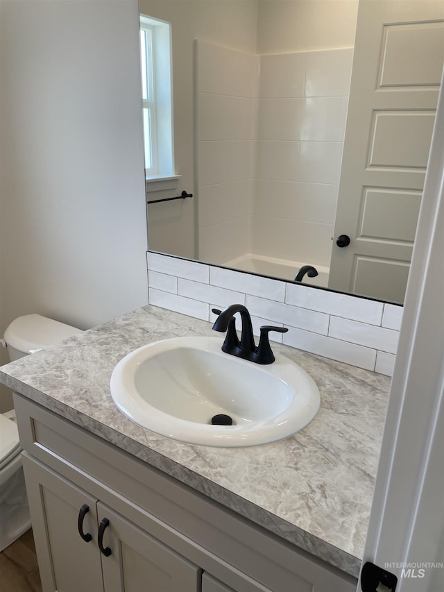 484 Hope Ave, Twin Falls, ID 83301 - full bath featuring toilet and vanity