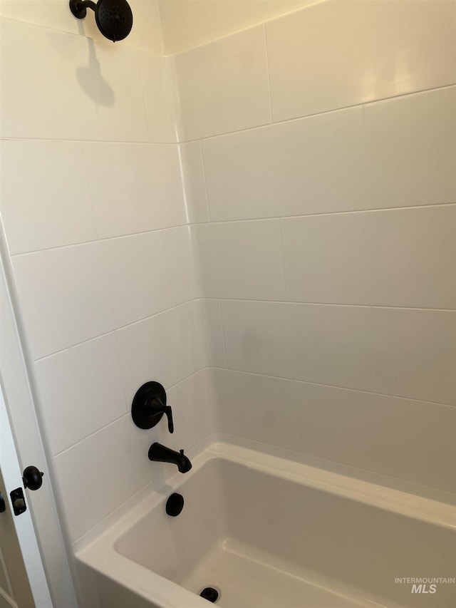 484 Hope Ave, Twin Falls, ID 83301 - bathroom with shower / washtub combination