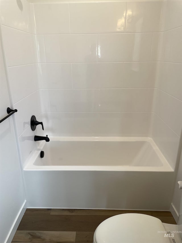 484 Hope Ave, Twin Falls, ID 83301 - full bath featuring wood finished floors, toilet, and baseboards