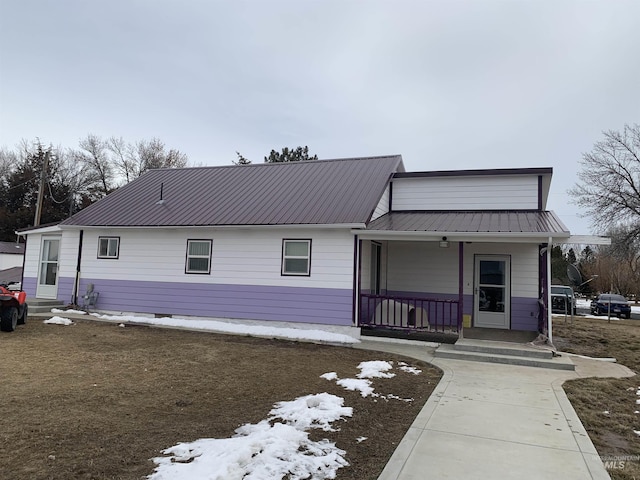 view of front of house featuring covered porch