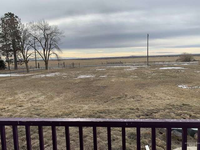 view of yard featuring a rural view