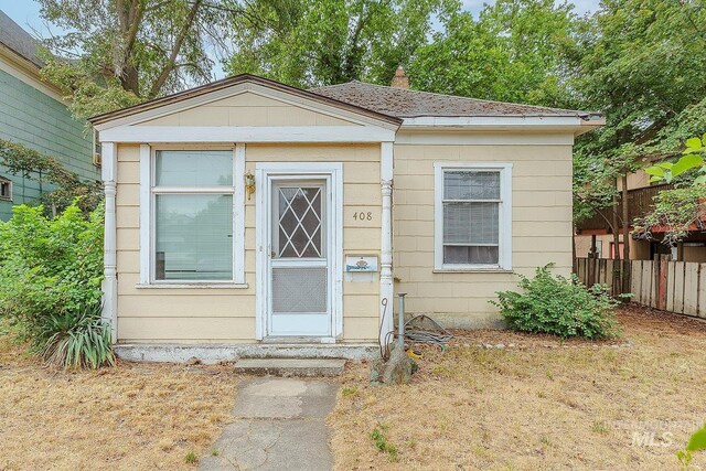 408 6th Ave, Lewiston, ID 83501 - view of front of property featuring a shingled roof