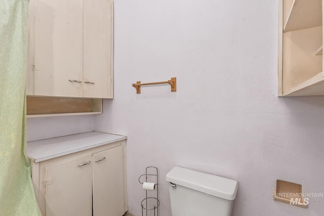 408 6th Ave, Lewiston, ID 83501 - bathroom featuring toilet