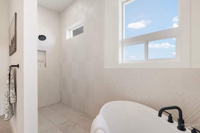 24910 Ardmore Ct, Caldwell, ID 83607 - full bathroom featuring a soaking tub and a sink