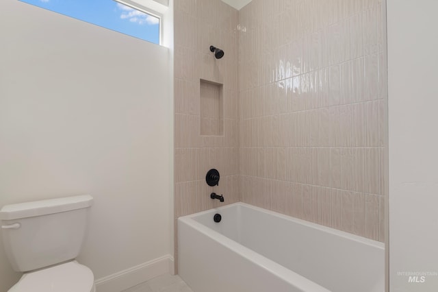 24910 Ardmore Ct, Caldwell, ID 83607 - bathroom featuring toilet, shower / bath combination, and baseboards