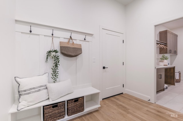 24910 Ardmore Ct, Caldwell, ID 83607 - mudroom with light wood-style floors and baseboards
