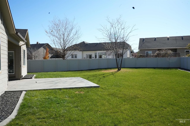 view of yard with a patio area