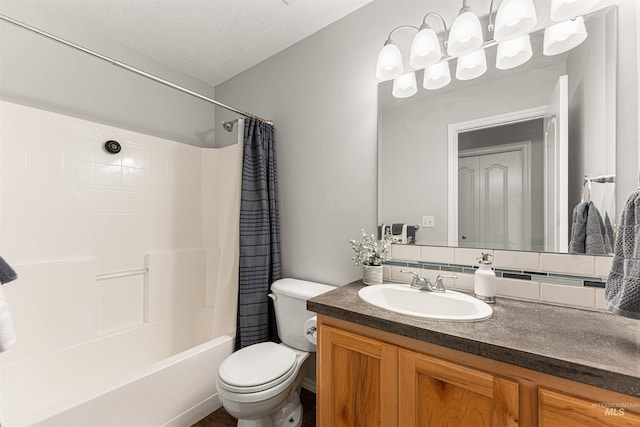 bathroom featuring vanity, backsplash, shower / bath combo, and toilet