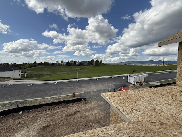 2463 E 3rd St, Moscow, ID 83843 - view of yard featuring a mountain view