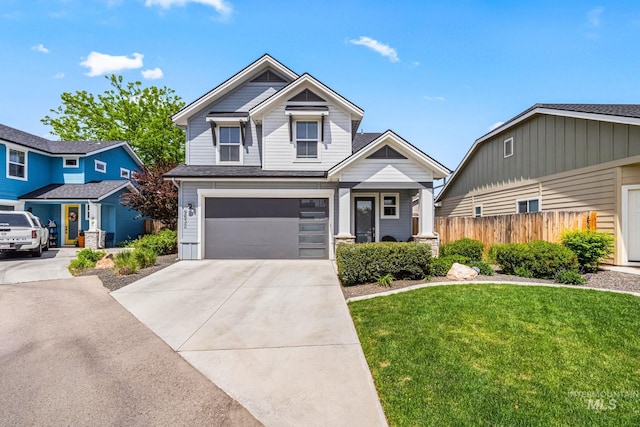 view of front facade with driveway and a garage